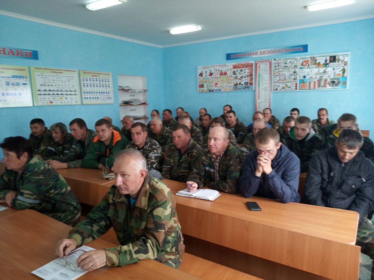 Собрание перед началом уборочной